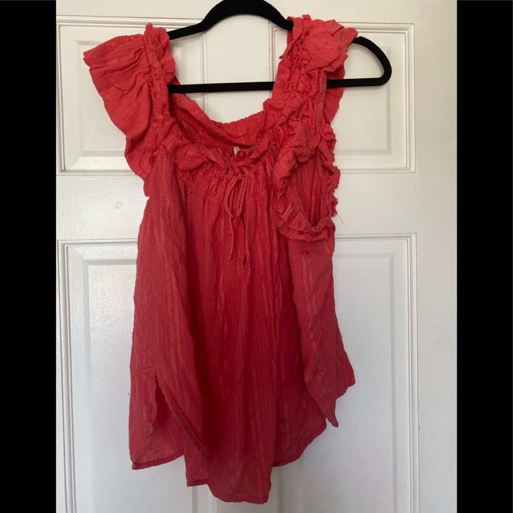 Blouse w ruffle sleeve